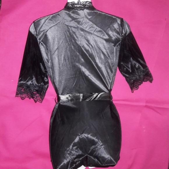 Slinky Semi-Sheer Lace Trimmed Short Robe - Picture 3 of 6